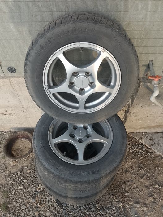 Продам покрышки с титанкой