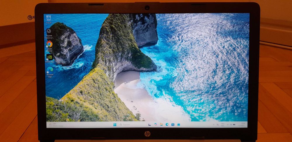 Лаптоп HP, 15", Intel Silver 1.1 Ghz, 1TB HDD, 8GB RAM, 2GB Nvidia