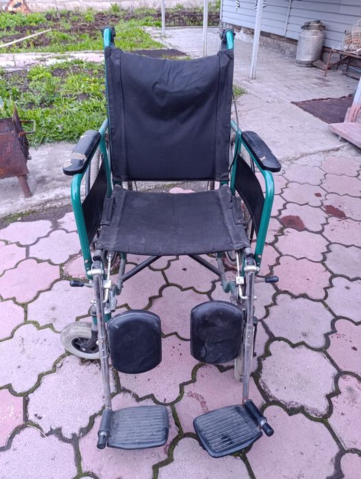 Продам инвалидную коляску