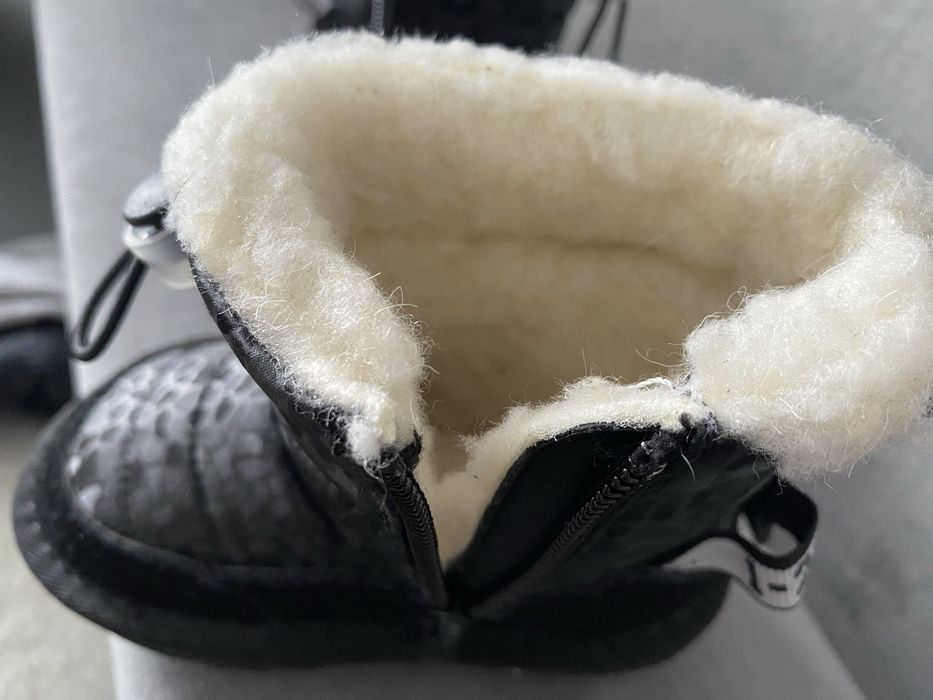 Продам угги на малыша