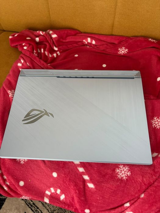 ASUS ROG Strix G15 Gaming – Intel Core i7 | 16 GB RAM | SSD 512 GB | Placă video dedicată
