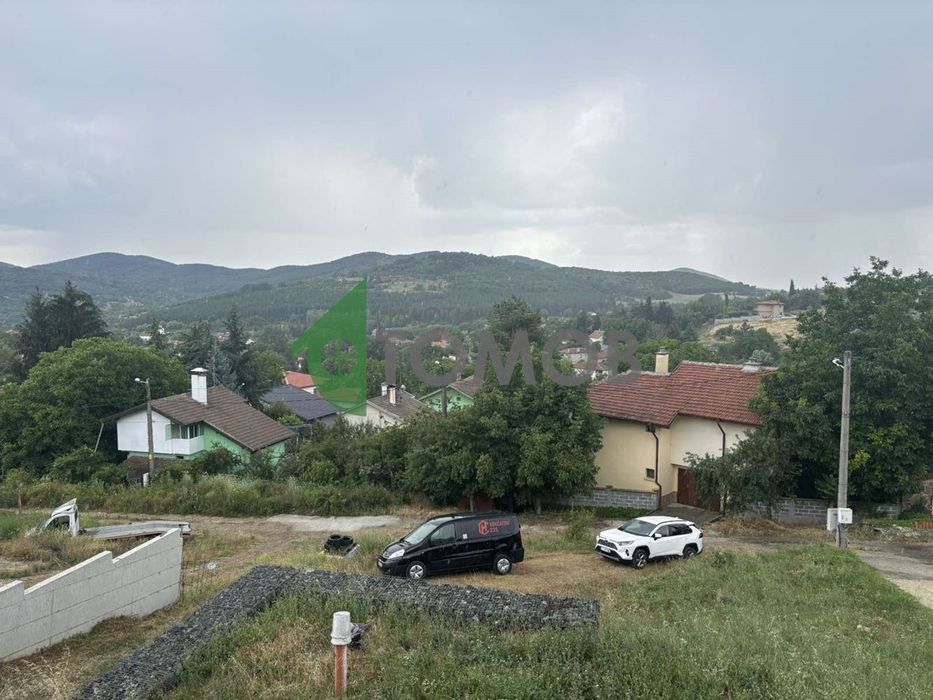 Двуетажна монолитна къща готова за обзавеждане в село Борилово