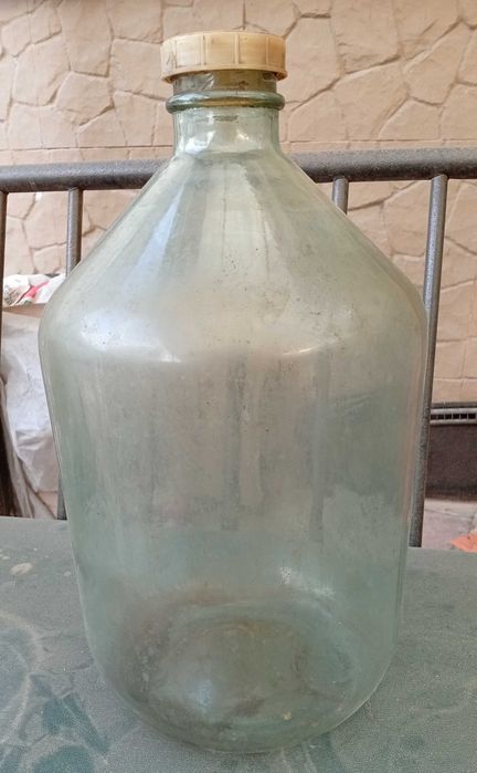 Бутыли стеклянные продам