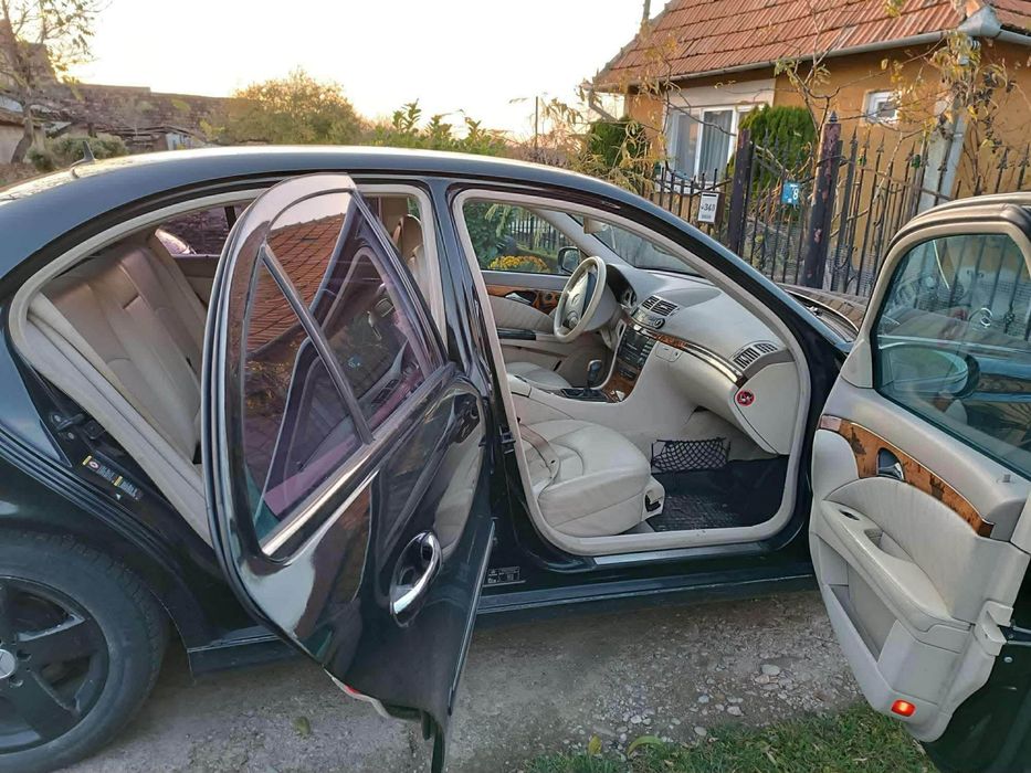 Mercedes E220 manual