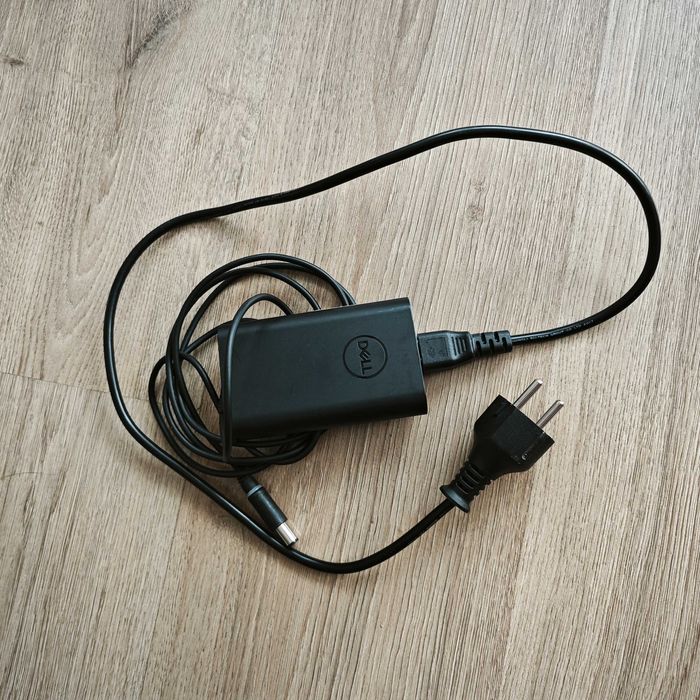 Лаптоп Dell Latitude 7490 – i5 / 16 GB RAM / 256 GB SSD / Touch