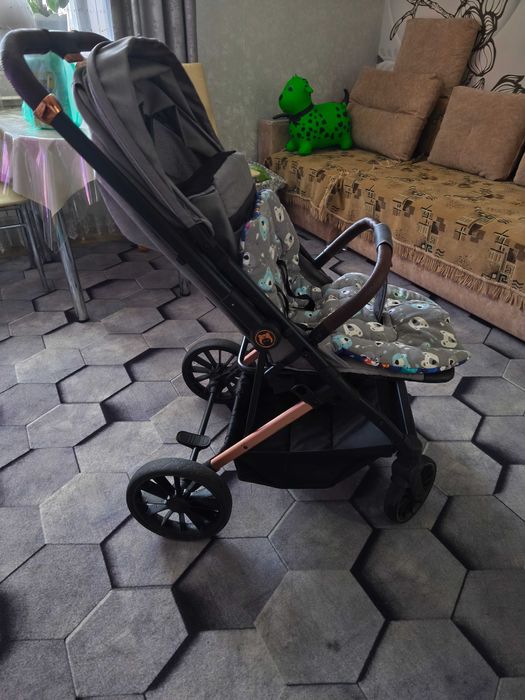 Продам коляску Ining Baby