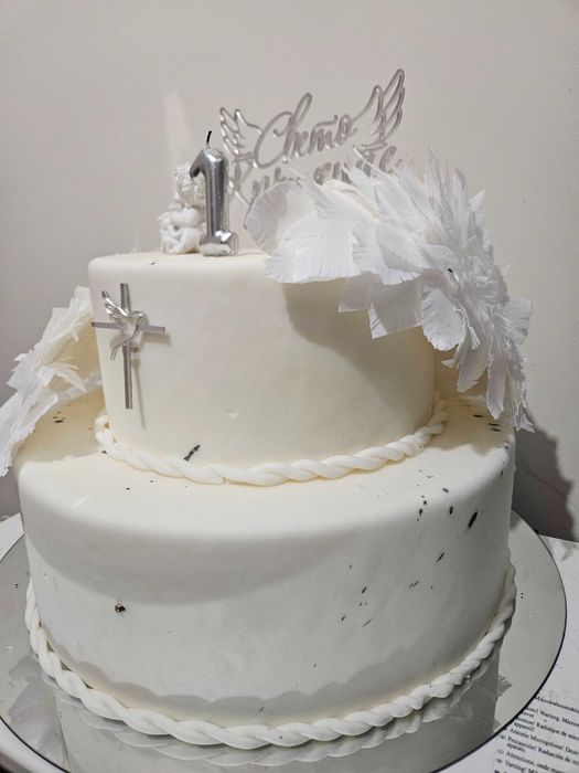 Бутафорна торта за кръщене