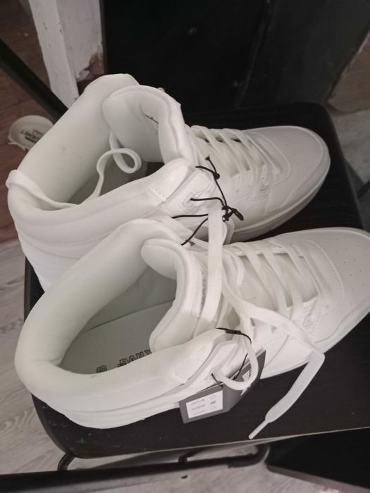 Мужские кроссовки новые