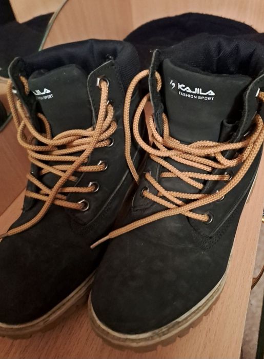 Продам женские зимние ботинки размер 37- 38