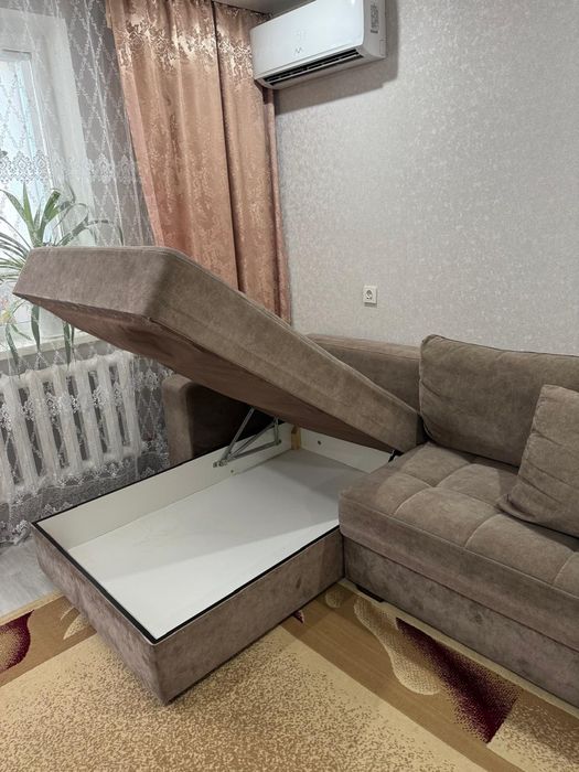 Продается качественный мягкий уголок.