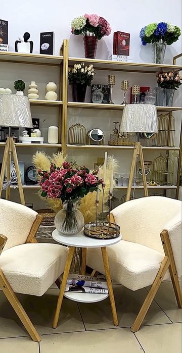 Стеллаж в отличном состояний ,5 полок, имеется 4 шт, каждая по 30 к