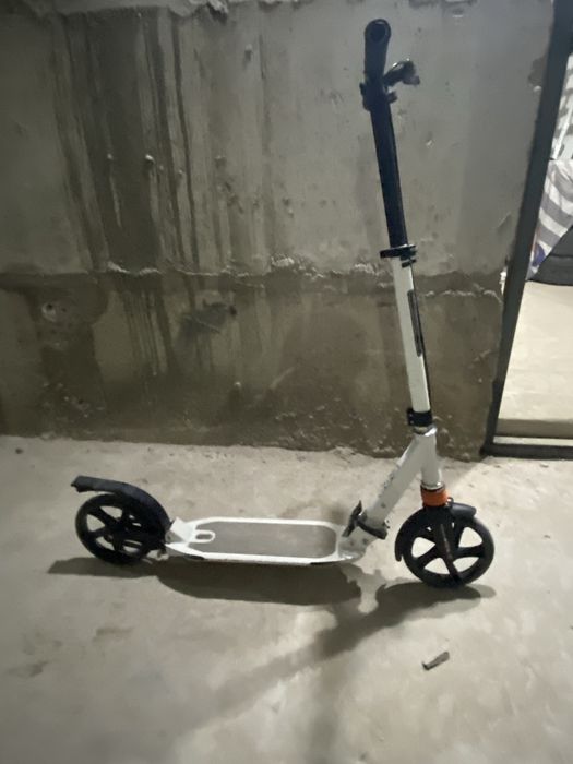 Продам самокат хороший