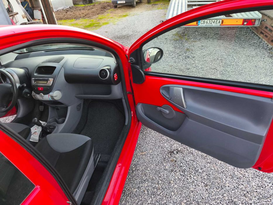 Продавам Peugeot 107