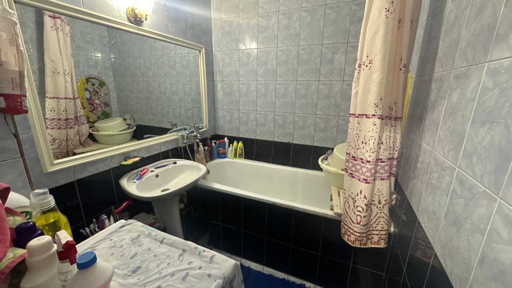 Продажа 4х комнатную сделанную в 5т комнатную квартиру и