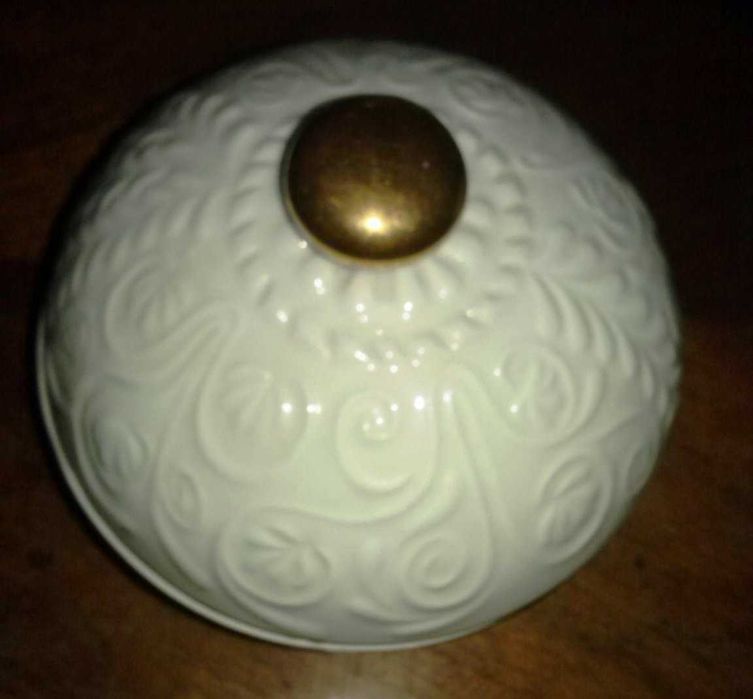 Порцелан чаши чинии кафе сервиз солници хаванче сувенири