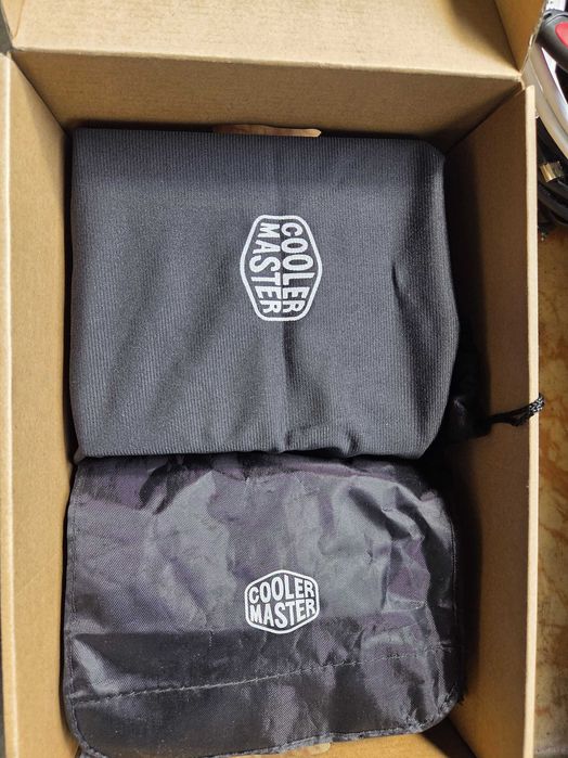 Захранване Cooler Master V1000 и кабели TX/HX серията