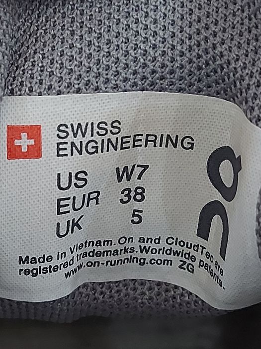 Дамски маратонки ON CLOUD. Номер 38