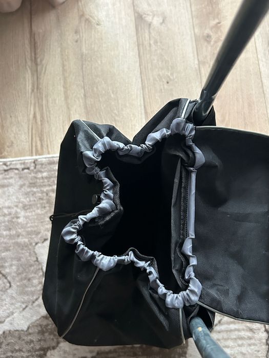 cărucior de cumpărături cu roți