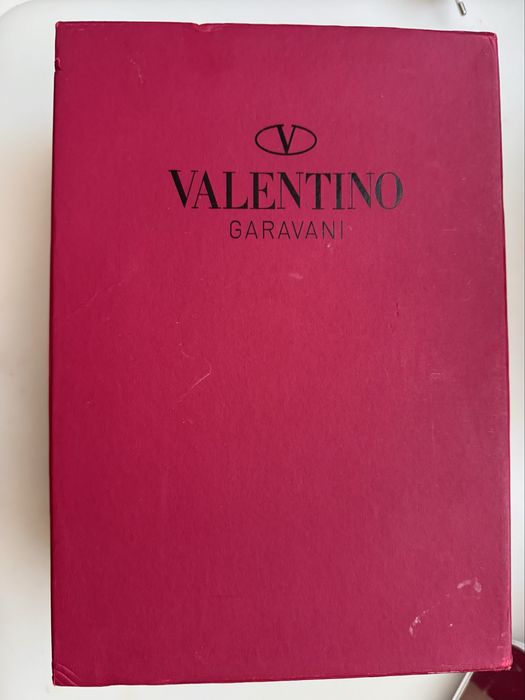 Червени токчета Valentino Garavani