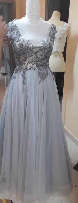 Rochie de mireasa, alb-gri