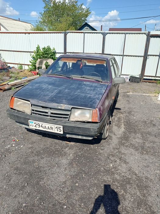 Продам ваз 2109 по запчастям.