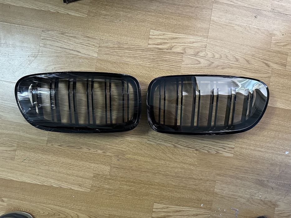 Grile duble BMW F10 F11 negru lucios