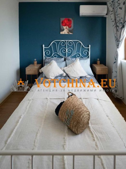 Просторна триетажна къща в град Свети Влас, м-т Инцараки.