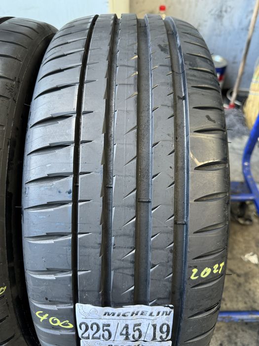 225/45/19 Michelin