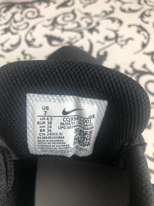 Маратонки Nike 38 номер