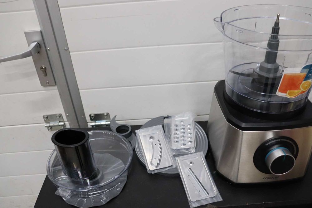 Кухненски робот Cecotec Paprika, 2000W, неръждаема стомана, 3.5L