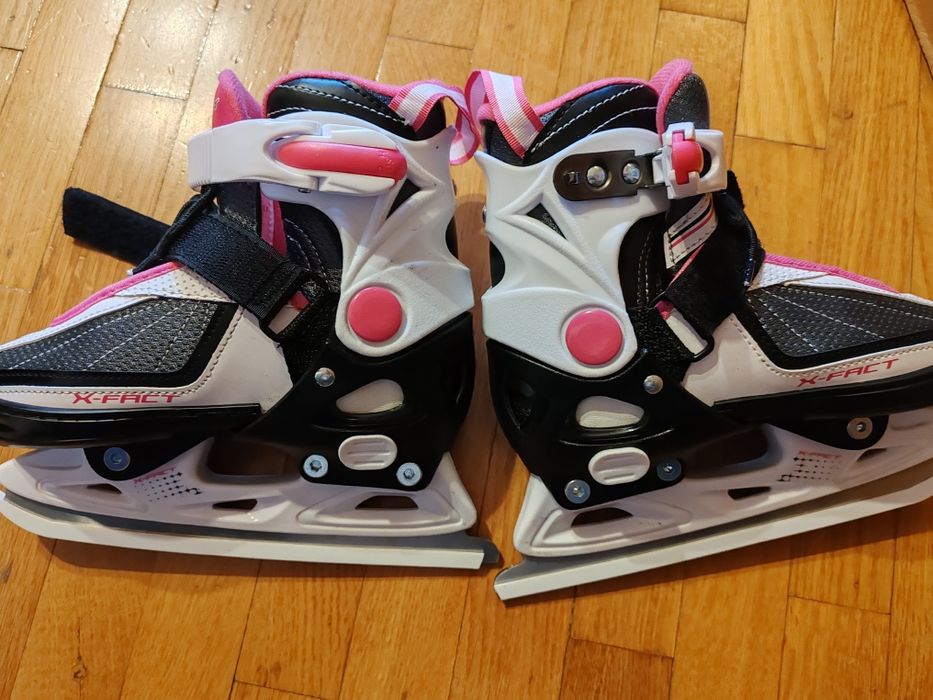 Patine gheata de fetițe