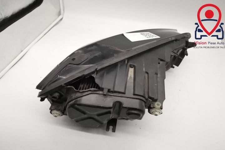 Фар Ляв Оригинален Пълен Лед ГТЕ Авариран Фолксваген / Volkswagen Golf