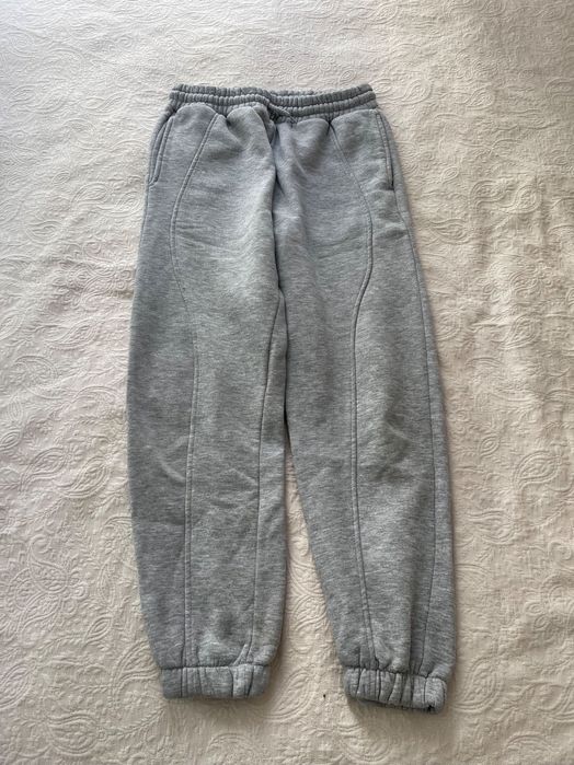 Свитер с брюками