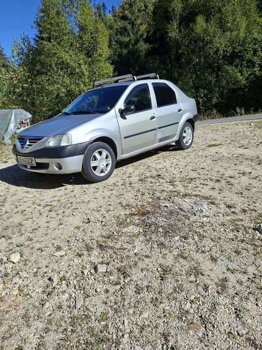 Vând Dacia Logan