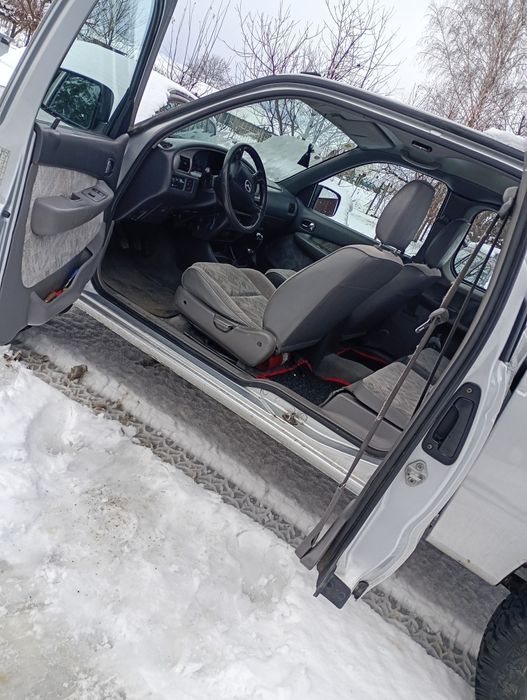 De vânzare Mazda b2500 freestyle cab