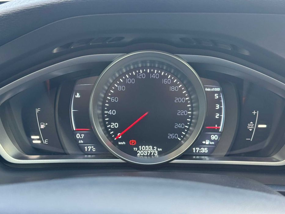 VOLVO V40 2.0 D3 150 CP