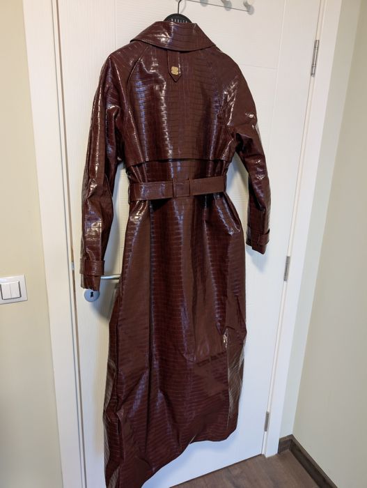 Дълъг кожен шлифер