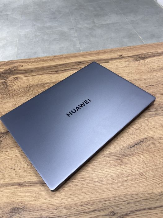 Ноутбук Huawei Matebook