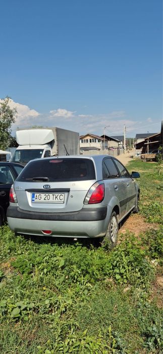 Vand kia rio masina inca se circula cu ea