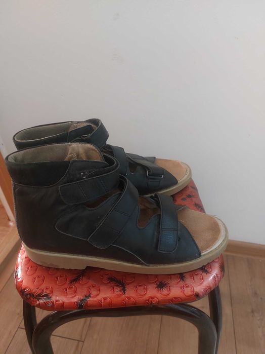 Ортопедическая обувь.