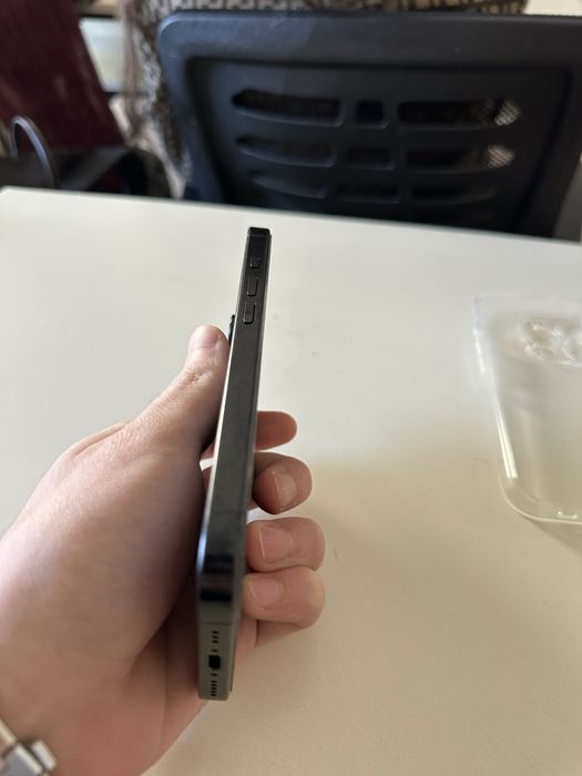 Iphone 16 Pro ideal. 98% емкость.