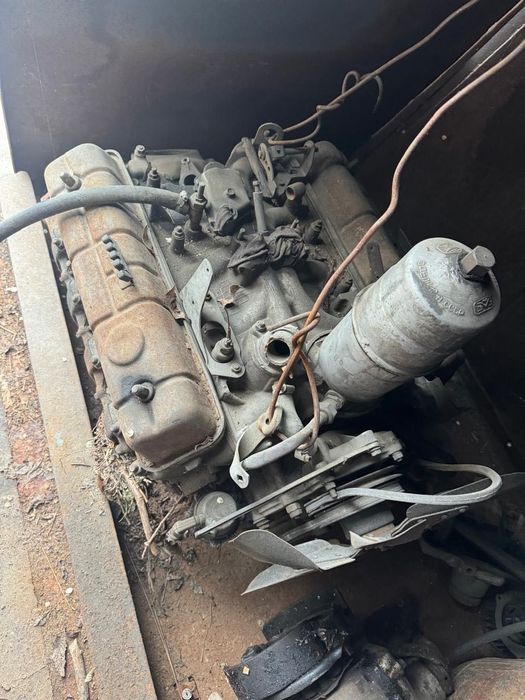 Продоется двигатель газ-53 и коробка передачи коплект
