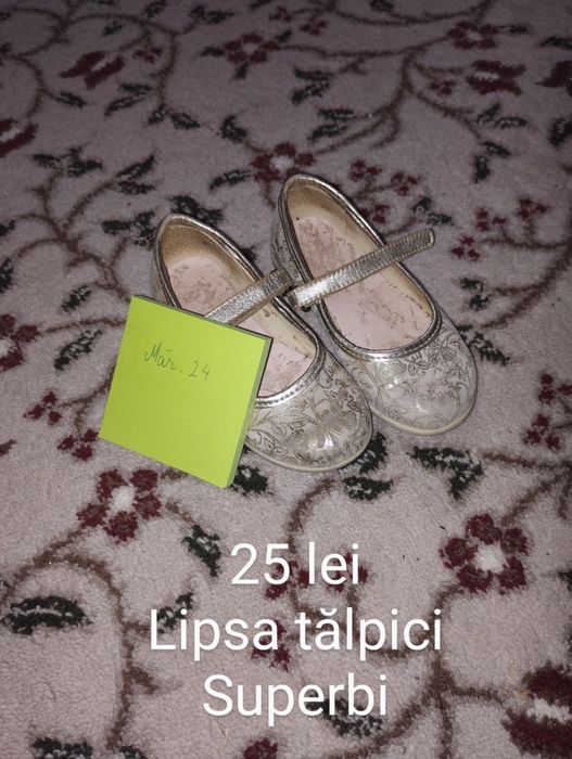 Papuci diferite marimi