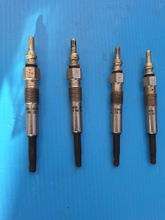 Подгревни свещи за 1.9 TDI помпа дюза нa няма и 10 000 км