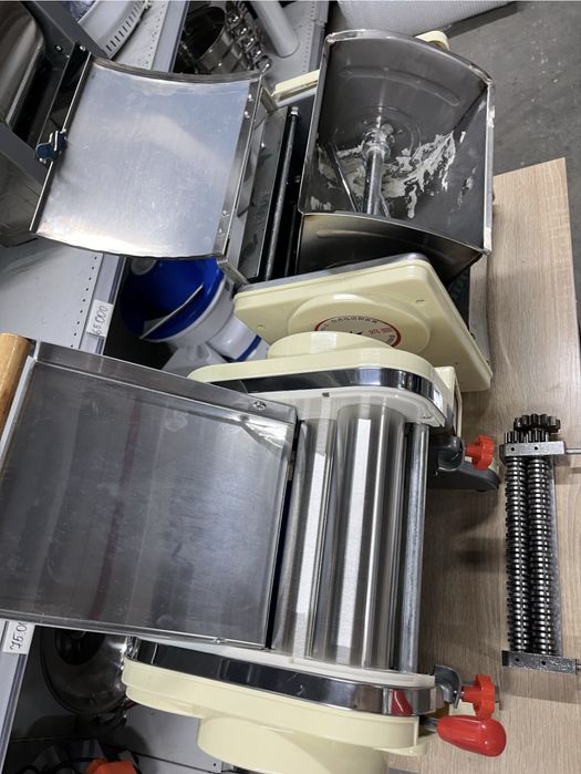 Тестораскатка / тестомес /нан илейтін/ нан жаятын