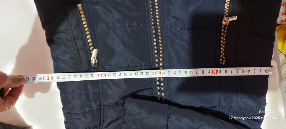 Детско зимно яке за 8-9год.17лв.