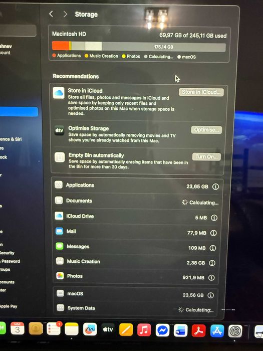 Macbook Air M3/13 inch/8GB RAM/256GB SSD