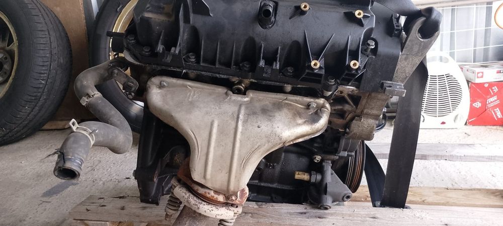 Vând motor Renault,1,2 benzina,16 valve,75 cp