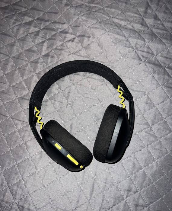 Слушалки Logitech G435