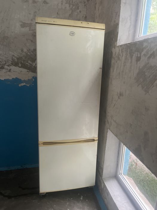 Продаю холодильник